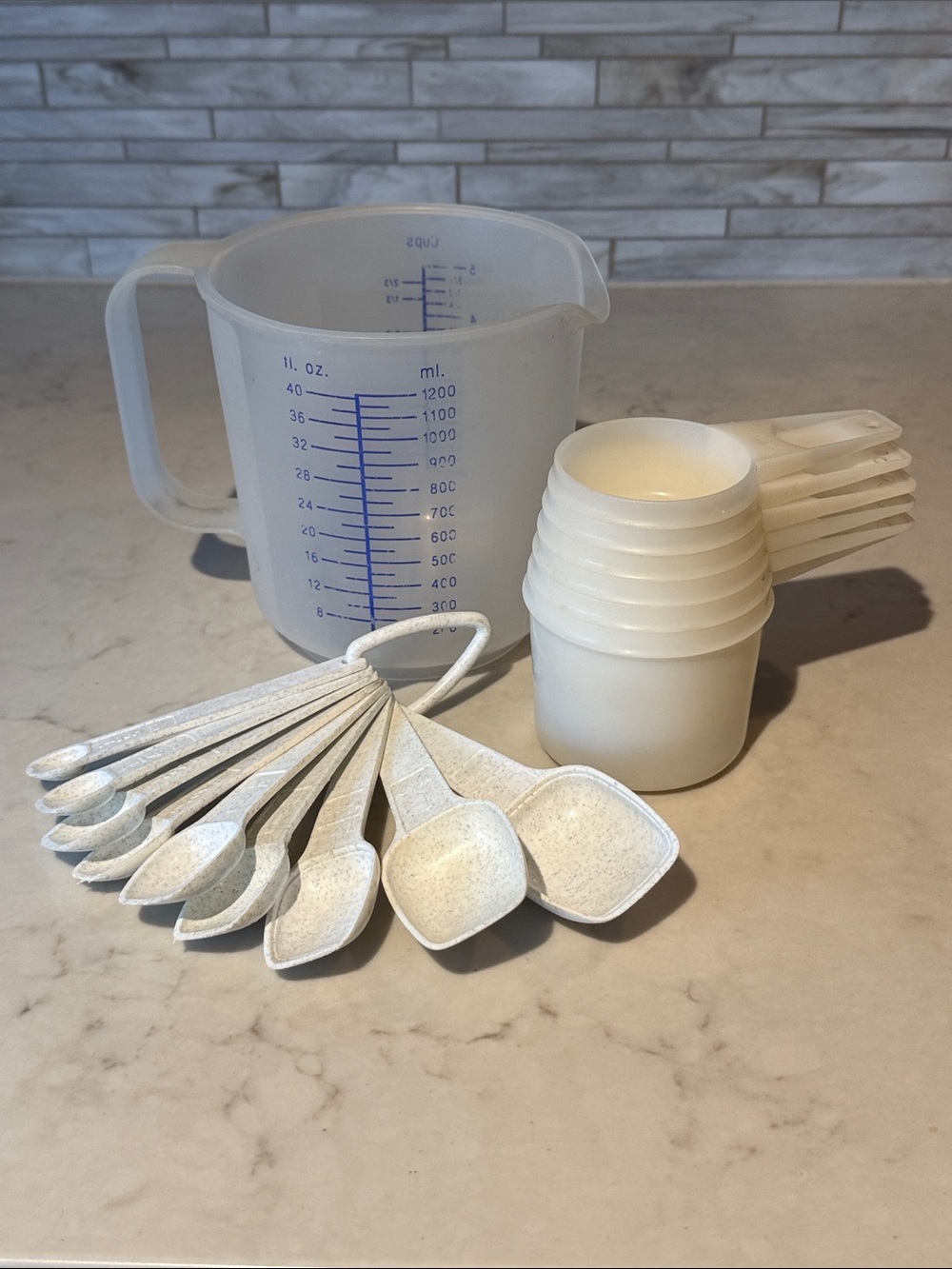 Vintage Tupperware Measuring Cup with Measuring Spoons & Cups